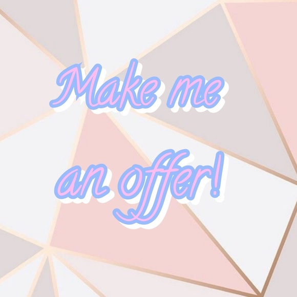 Meet your Posher, Krystal 👱‍♀️👠👜💄🛍 - Picture 3 of 14